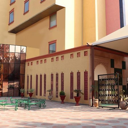 Pink Pearl Hotel Jaipur Buitenkant foto