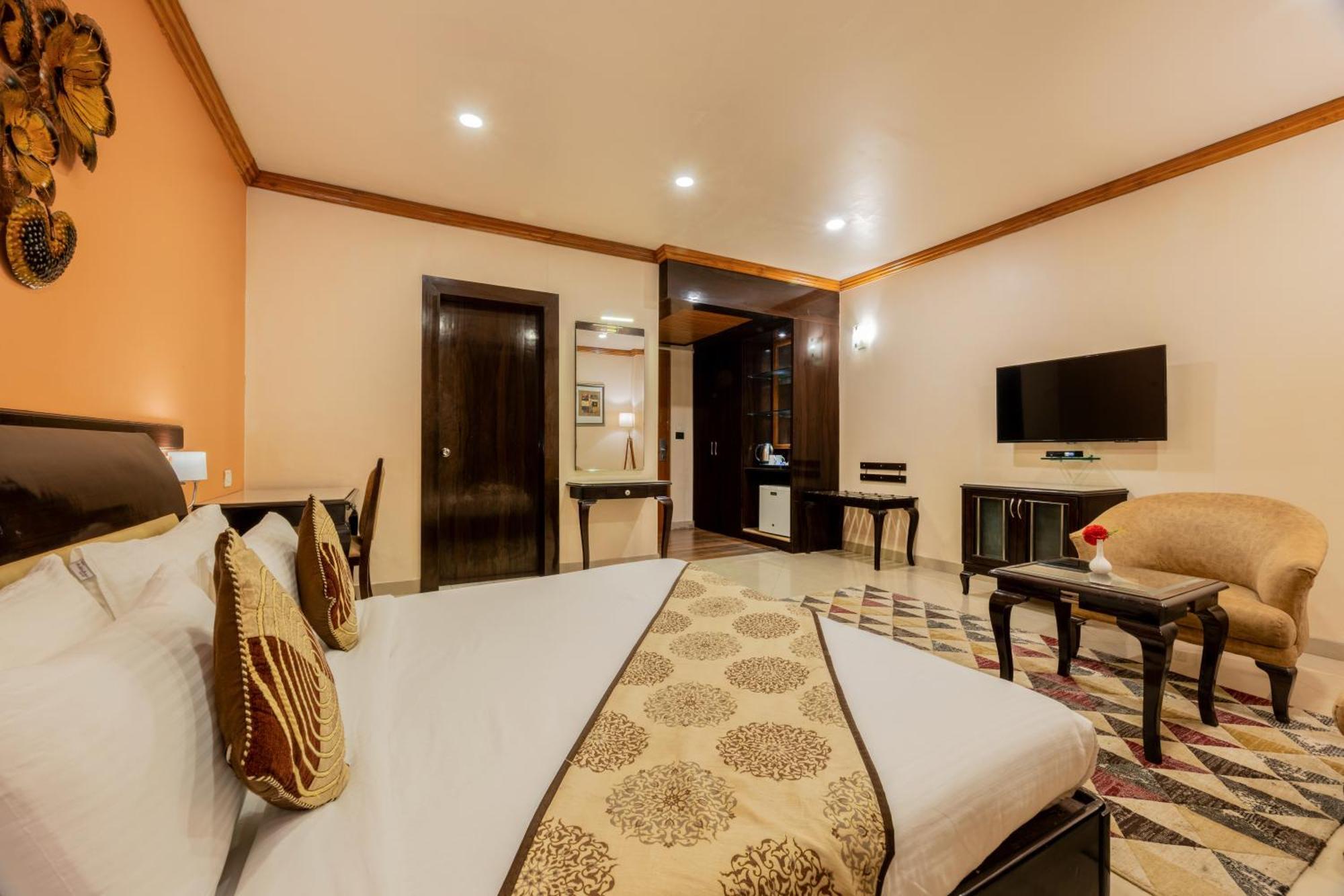 Pink Pearl Hotel Jaipur Buitenkant foto