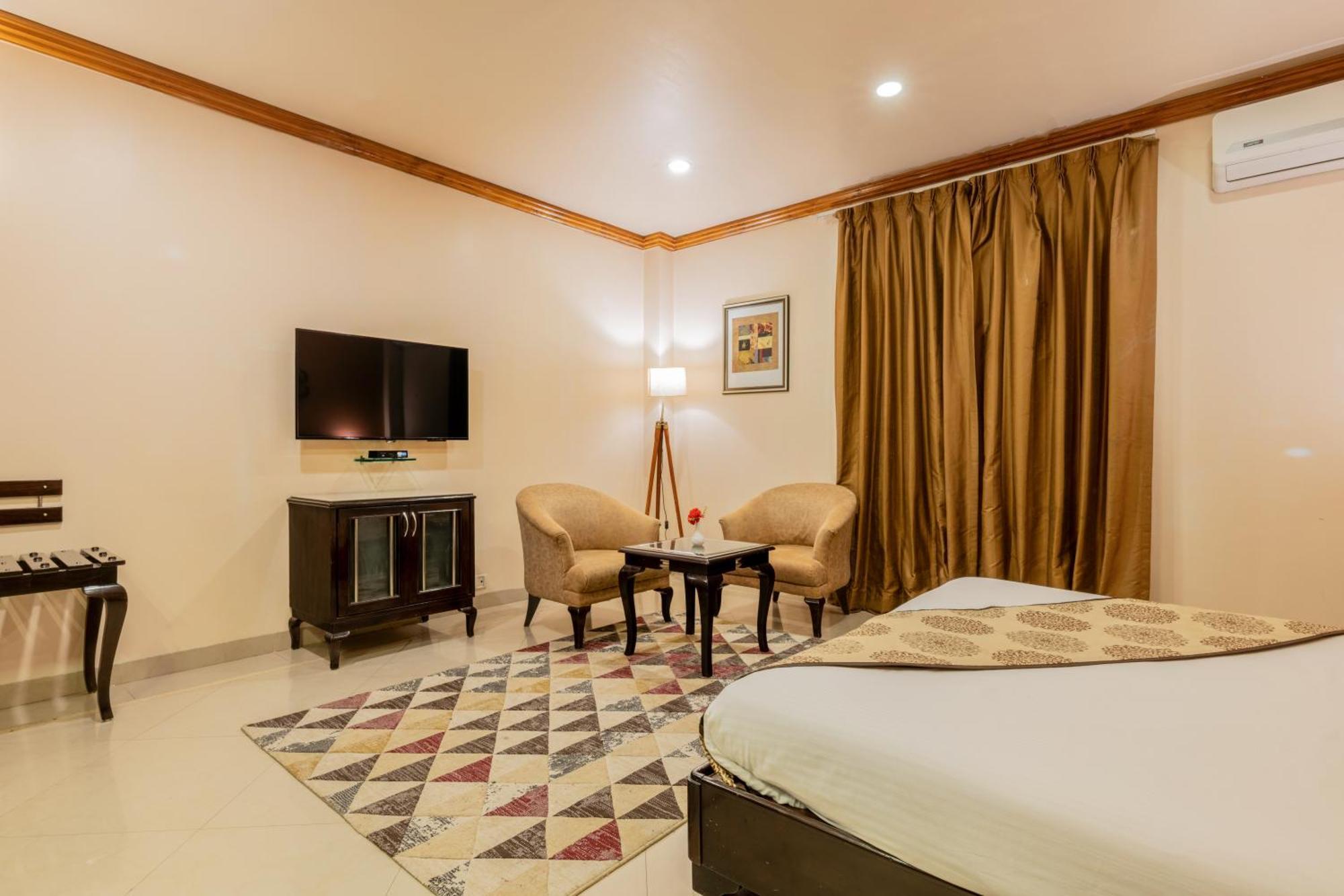 Pink Pearl Hotel Jaipur Buitenkant foto